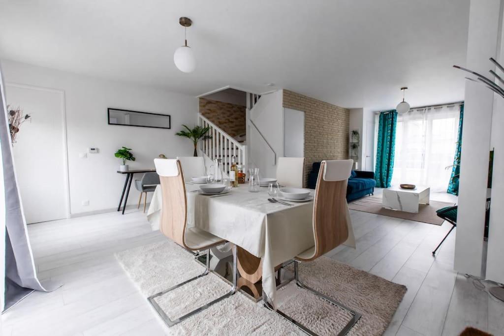 Forest Chic : Maison San Marina Apartment Parmain Bagian luar foto